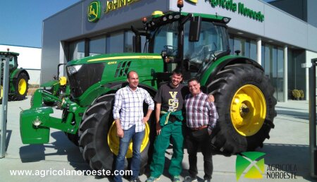 Agricola Noroeste Entrega un John Deere 6215R en Santa María del Páramo (Leon)