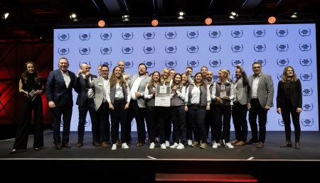 Fendt celebra un triple éxito: un jurado de expertos y el público eligen al Fendt 832 Vario y a la ForageQualityCam como «Máquina agrícola del año 2026»