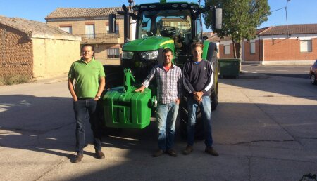 Comercial Agrícola Castellana SL Entrega JOHN DEERE 6155R a Gabriel Hervada, de Torrecilla de la Abadesa (Valladolid)