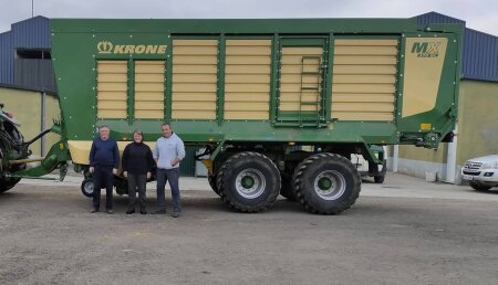 Millares Torron entrega KRONE MX 370GL a Sat Revolta de villalba