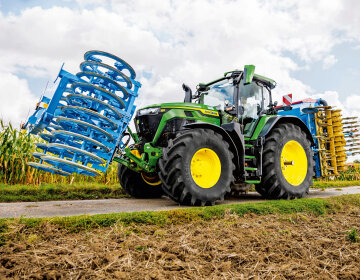 John Deere actualiza los tractores 6R de bastidor grande y extra grande