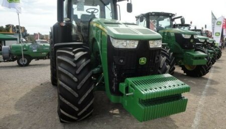 John Deere, presente en los principales eventos del sector en Aragón: la XIII Jornada Aragonesa de Agricultura de Conservación y FEMOGA