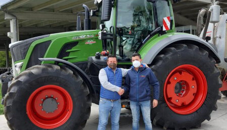 Maxideza entrega a Ganaderia  Gandarela sc. , de Palas de rey, Lugo, Fendt 828 Profi Plus.