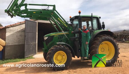 Agricola Noroeste Entrega 6130M con pala cargadora