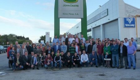 La empresa Víctor Pérez Agrícola, S.L. cumple su 40 aniversario como Concesionario Oficial John Deere