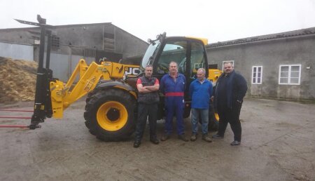 Millares Torron entrega a SAT GOMELLE, (Guntín), una telescópica JCB 531-70 AGRI