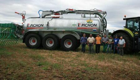 Doval Maquinaria entrega una cisterna Pichon