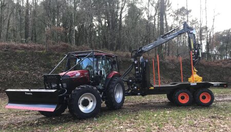 Agricola Calvo entrega CASE IH MAXXUM 150 con equipo forestal FUERTE a Elena Crina Moraru y Abel Samuel Vlad en Adai (O Corgo)