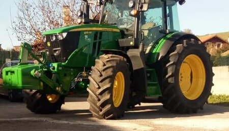 Agrícola Castellana Entrega JOHN DEERE 6115MC a Francisco Aja de Riaño.