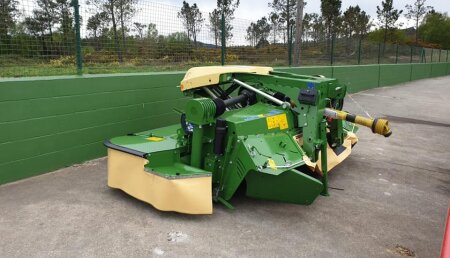 Millares Torron entrega a  MARCOS OTERO traballos agrarios e forestais”, de As Pontes,  KRONE EC F 320 CV