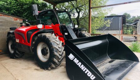 Cardelle Hidráulica entrega MANITOU MLT634-120 PS en  Castro de Rei (Lugo).