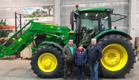 Agrícola Noroeste entrega John Deere 6155R + 663R a Servicios Agrícolas Trigo