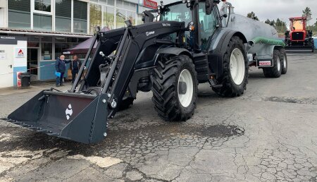 Hitraf entrega ValtraT174D con cisterna Romay 