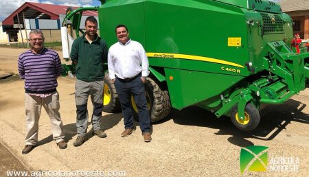 Agrícola Noroeste entrega rotoencintadora John Deere C440R  a Mateo Pastor