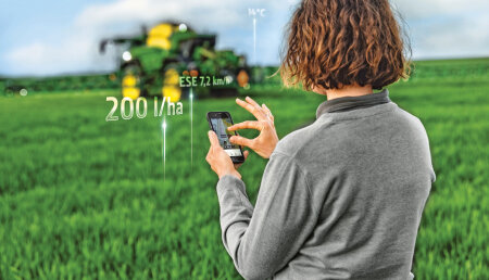 John Deere celebra 25 años de guiado automático – desde los primeros sistemas de guiado en cabina hasta la agricultura conectada