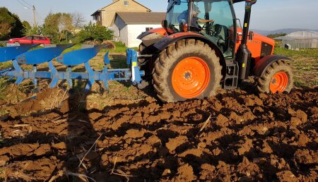Auto Avión entrega kubota m 125GX  a Alejandro Mera Paz en O Val, Narón (A Coruña)