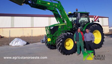 Agrícola Noroeste entrega John Deere 6175R a los Hermanos Toranzo, Felix y Alvaro