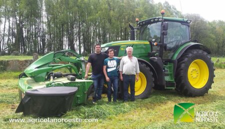 Agrícola Noroeste entrega John Deere 6195R y SEGADORA F310R  a Ganaderia Carreira de Penaxubeira, O Incio