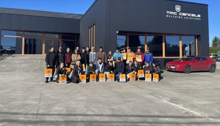 Agricola Suarez visita con los IES de XInzo la fabrica TMC Cancela