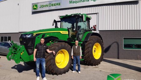 Agrícola Noroeste entrega 8370R a Casa Remalleira SC