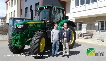 Agricola Noroeste entrega John Deere 6120M al Ayuntamiento de Pedrafita do Cebreiro - Lugo