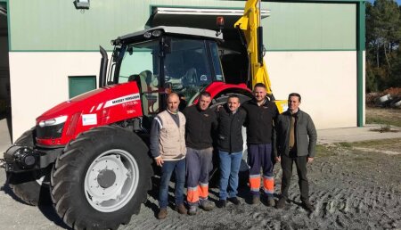 Maxideza entrega al Ayuntamiento de Piñor, Tractor Massey Ferguson 5713, desbrozadora avanzada Gl1 y Trituradora TMC Cancela