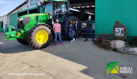 Agrícola Noroeste entrega Jhon Deere 6R - 6195R a Gandeiría Sar de Serrans