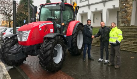 Agrícola Castelao entrega MCCORMICK  X6.55, desbrozadora TDR200 aal Ayuntamiento de  MAZARICOS ( A CORUÑA )