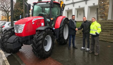 Agrícola Castelao entrega MCCORMICK  X6.55, desbrozadora TDR200 aal Ayuntamiento de  MAZARICOS ( A CORUÑA )