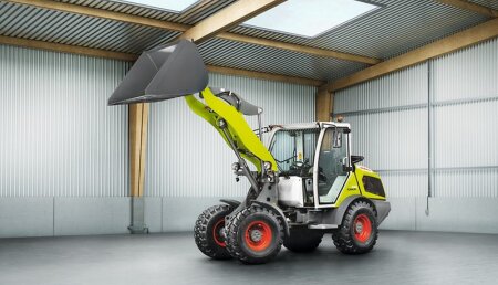 Más rendimiento y un nuevo modelo básico para las cargadoras sobre ruedas agrícolas compactas TORION de CLAAS
