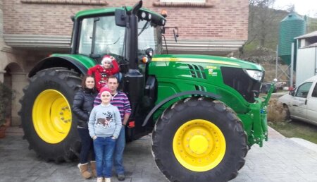 Comercial Agrícola Castellana Entregado en Selaya, Cantabria, a Ganaderia Franalva SC este JOHN DEERE 6155M.