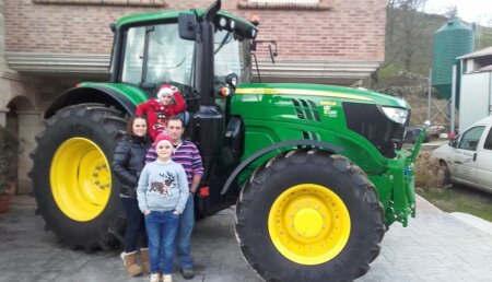 Comercial Agrícola Castellana Entregado en Selaya, Cantabria, a Ganaderia Franalva SC este JOHN DEERE 6155M.