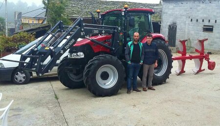 Agricola Calvo entrega CASE IH FARMALL 115C equipado con pala cargadora TENIAS y arado GOMEZ a nuestro cliente José Siro Arias Somoza en San Esteban de Farnadeiros - O Corgo