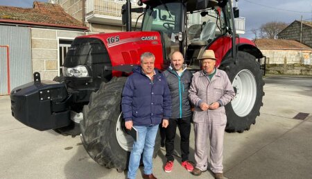 Agricola Calvo Entrega CASE IH PUMA 165 Multicontroler a Jose Francisco Santana Doval de Ladeira, Sandías, Ourense.