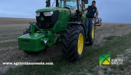 Agrícola Noroeste entrega John Deere 6195M a David