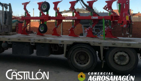 Comercial Agrosahagún entrega arado  CASTILLÓN en Valladolid