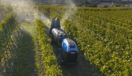 New Holland presenta el robot autónomo R4 en el GOFAR Field Day Francia