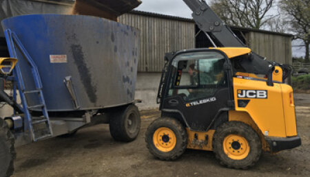 La primera JCB Teleskid vendida en Europa proporciona versatilidad al sector agrícola
