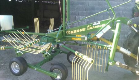 Millares Torron entrega rastrillo krone sw 380.