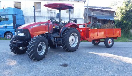 Agricola Calvo y ARIAS MOTOR S.L entregan CASE IH JX60 y remolque a Manolo en Piñeira - Seoane (O Caurel)