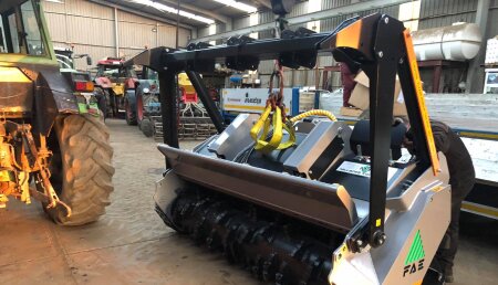 Millares Torron entrega trituradora FAE a agroforestal agion