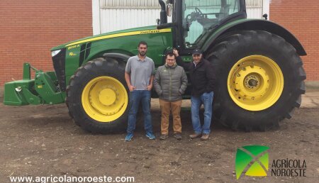 Agricola Noroeste Entrega John Deere 8295R a la explotación agricola de Biocelama S.L (Villacelama- Leon)