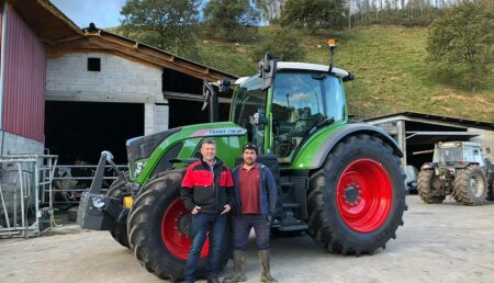 Agrícola Patricio entrega Fendt 718 Profi a Miguel Manteca de SAT Manteca Sainz en Selaya, Cantabria.