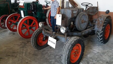 Tractores con más de 100 años de historia vuelven a funcionar en Lechedo de Cuesta (Burgos)