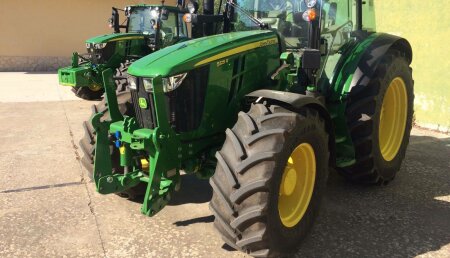 Comercial Agrícola Castellana SL presenta en Pedrosa de Duero (Burgos) los modelos JOHN DEERE dedicados al viñedo.