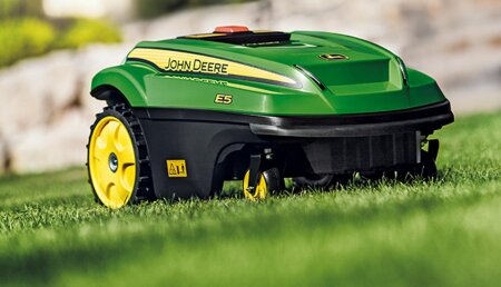 TANGO E5 Serie II: John Deere lanza la siguiente generación de robots cortacésped