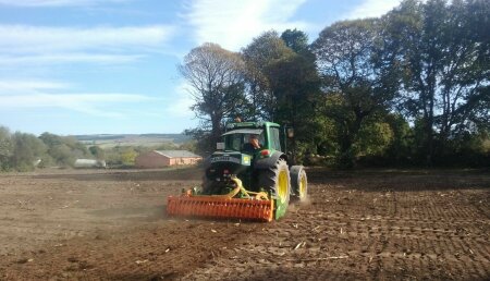 Millares Torron entrega grada rotativa amazone y sembradora delimbe en as pardellas friol a angel