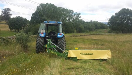 Agricola Suarez entrega segadora KRONE Active Mow R240. 