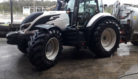 Hitraf entrega Valtra T174EA