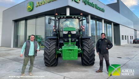 Agrícola Noroeste entrega John Deere 6215R a Miguel